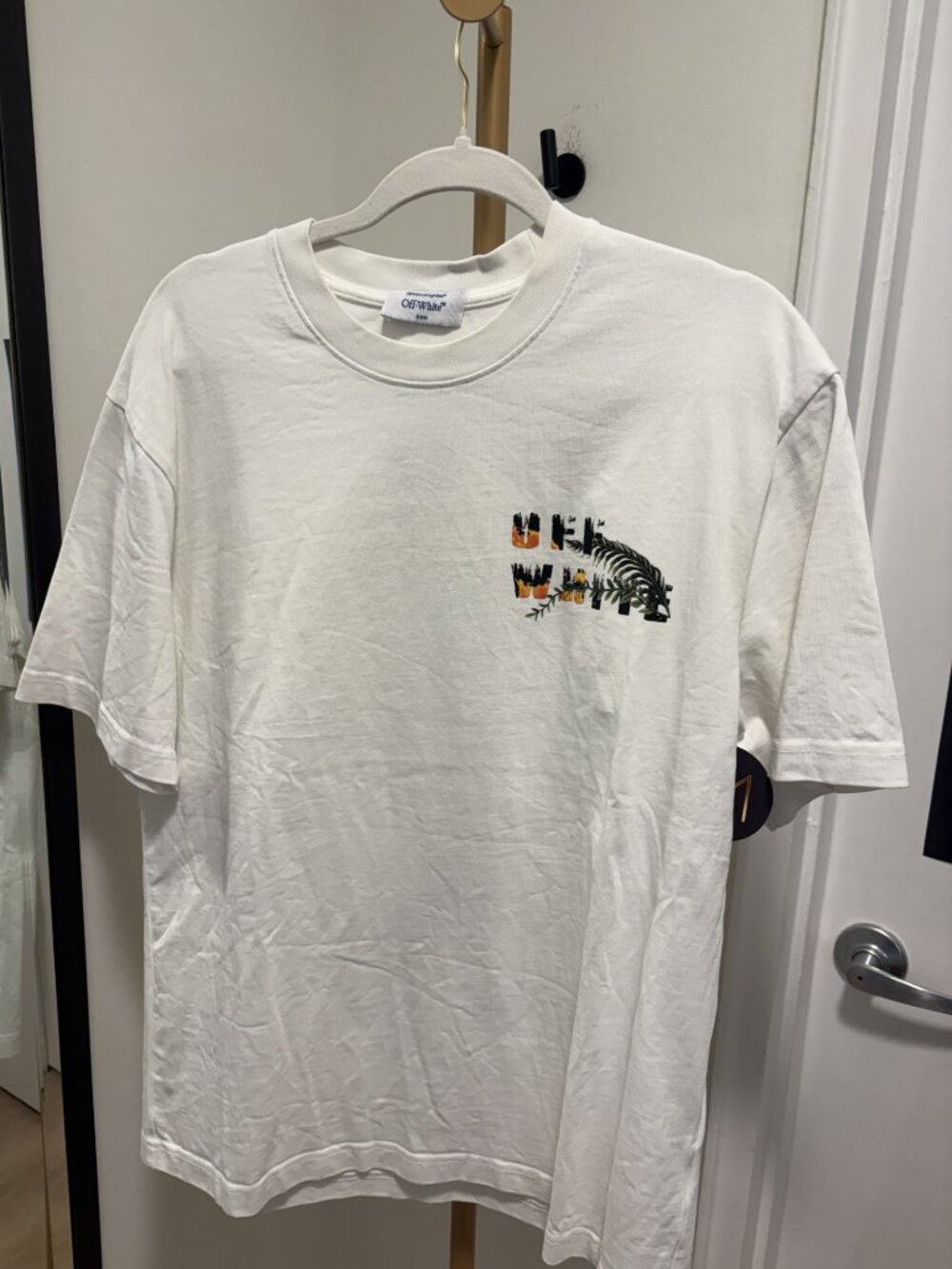 Off White T shirt size Large